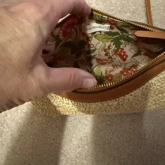 Vera Bradley Stylish Tan and Cream Woven Women's Bag - Picture 2 of 3